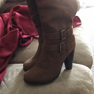 Tan boots from shoe dazzle
